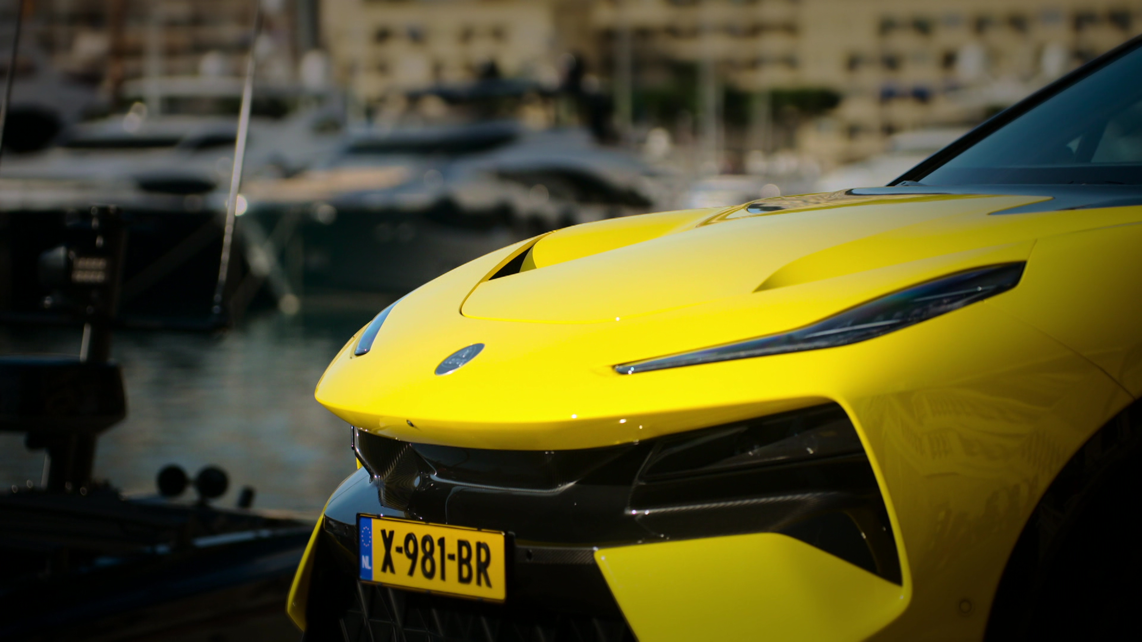 Klik hier om Top Gear Australië van 14 november te bekijken.