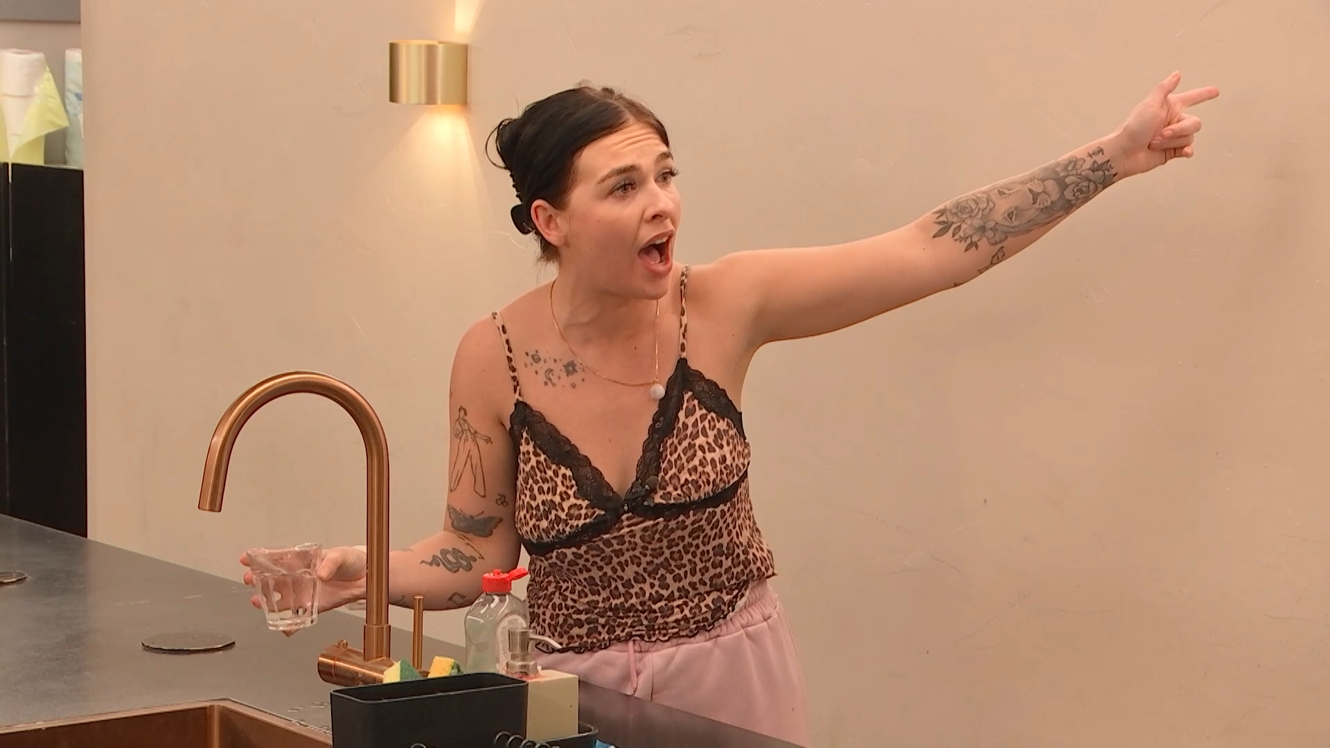 De Bondgenoten: Roxy en Robert zijn helemaal klaar met Roland
