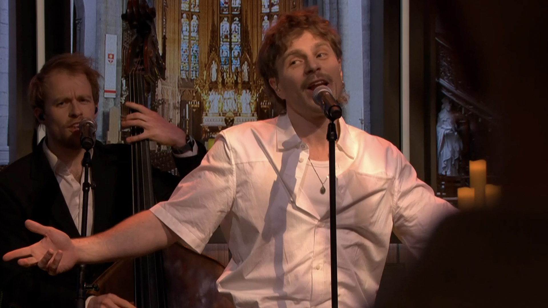 Charl Zingt Shaffy opent De Oranjewinter met 'Zing, vecht, huil, bid, lach, werk en bewonder'