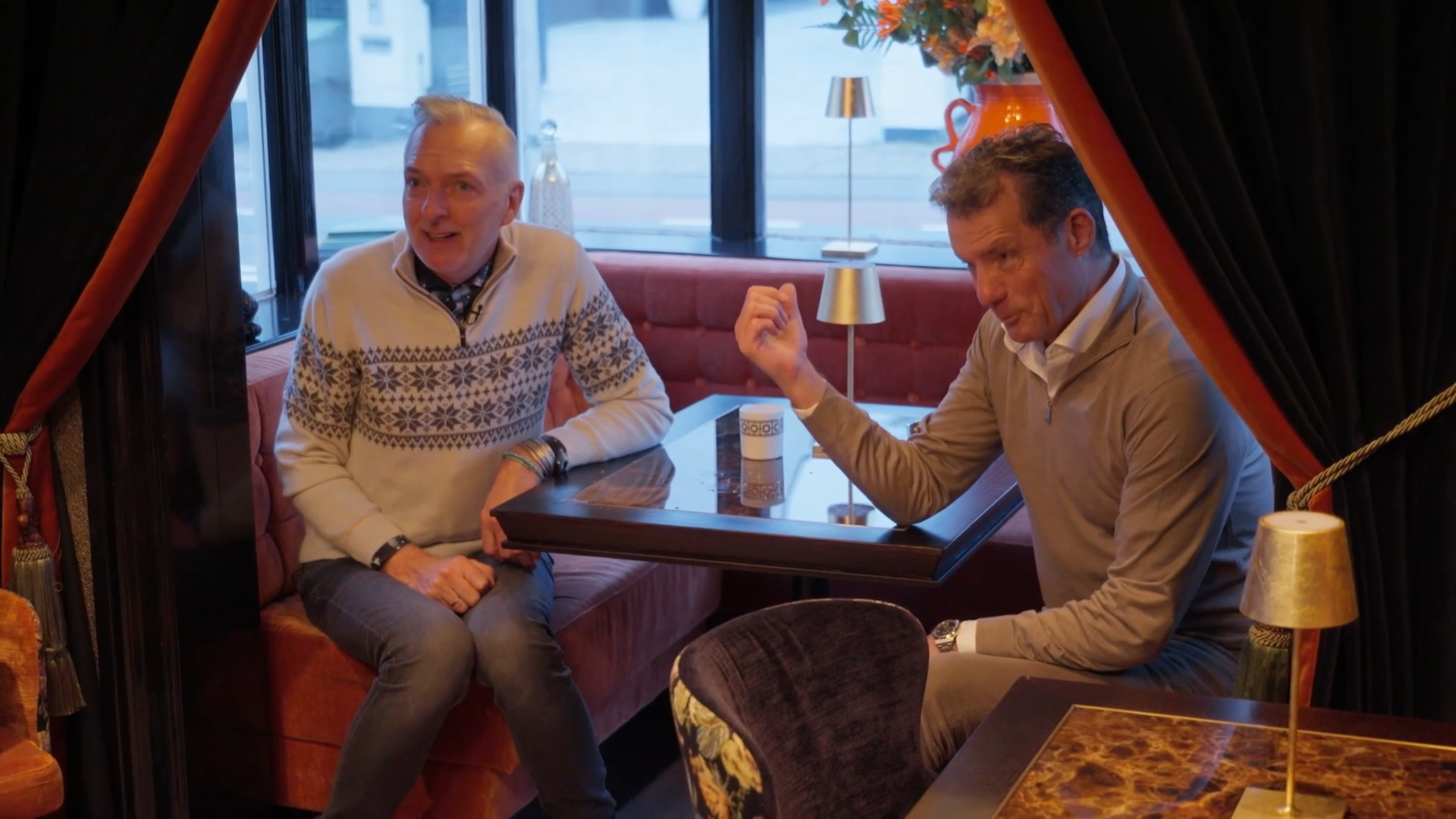 John de Bever maakt een bizar ontbijt voor de familie Meiland
